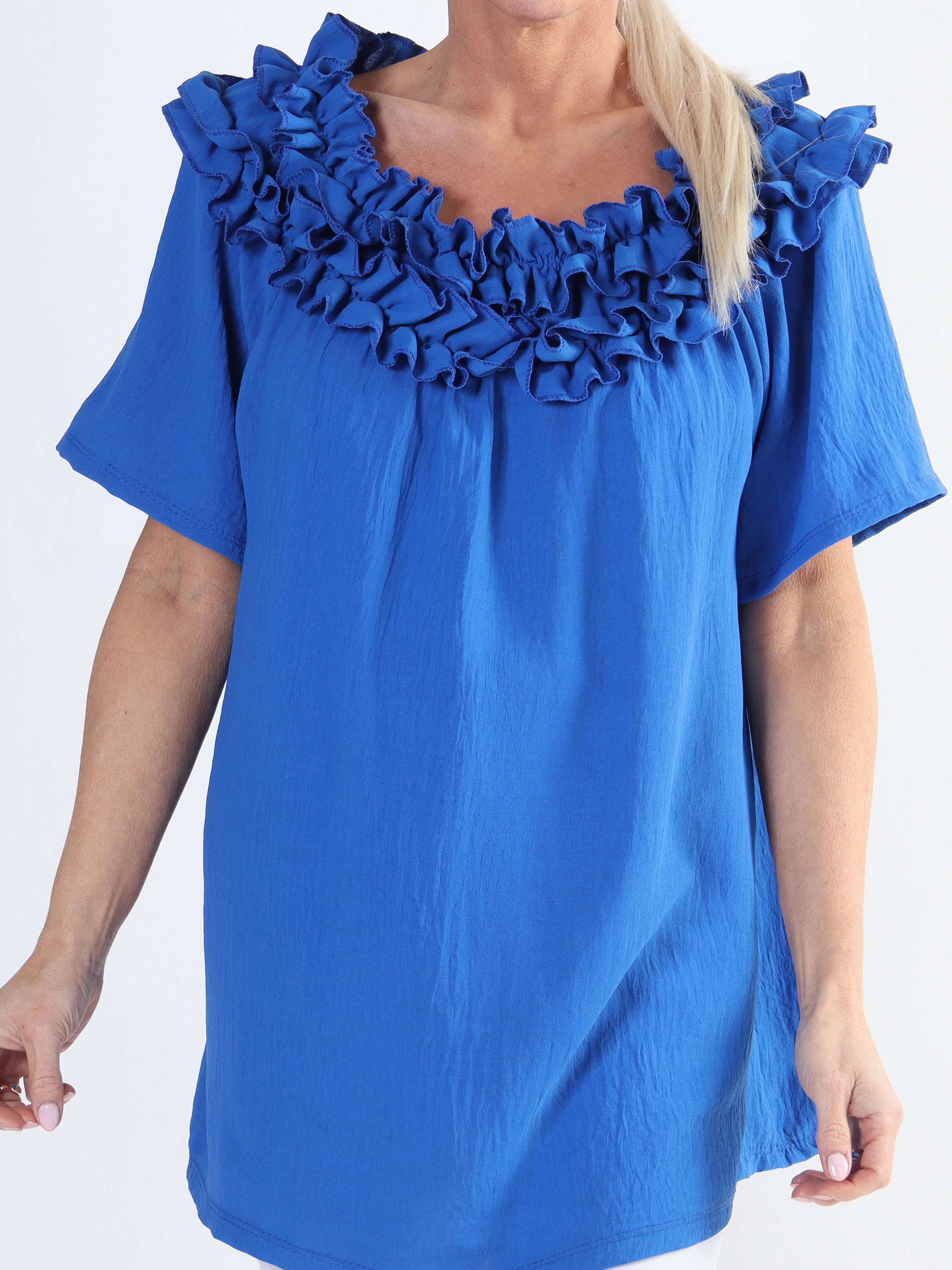 Chili Sleeveless - Plus size tunika med elastik og flæser i udskæringen